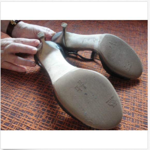 Chanel T-Strap Black Leather Sandals SZ 6 - Picture 5 of 6